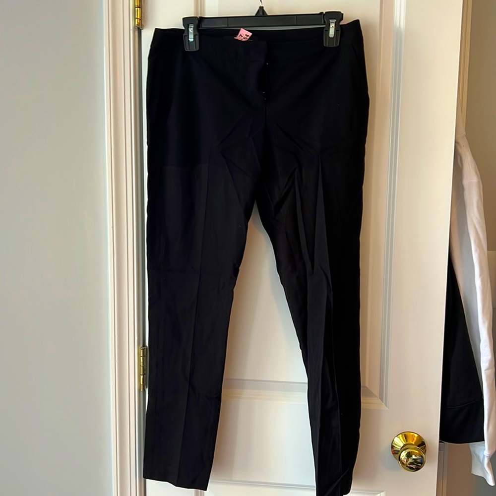 Like new! Gorgeous work pants. So comfy!
